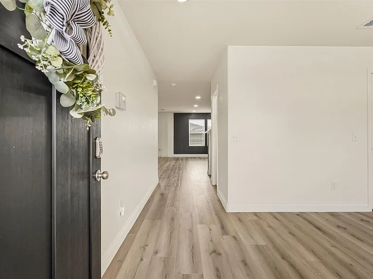 6810 Cortenridge Ln — Photo 4
