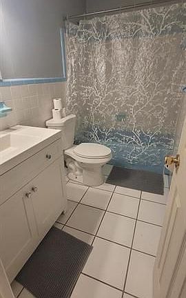 3rd image of 2301 Juanita Ave #3