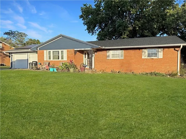 3305 Spruce St, Higginsville, MO 64037