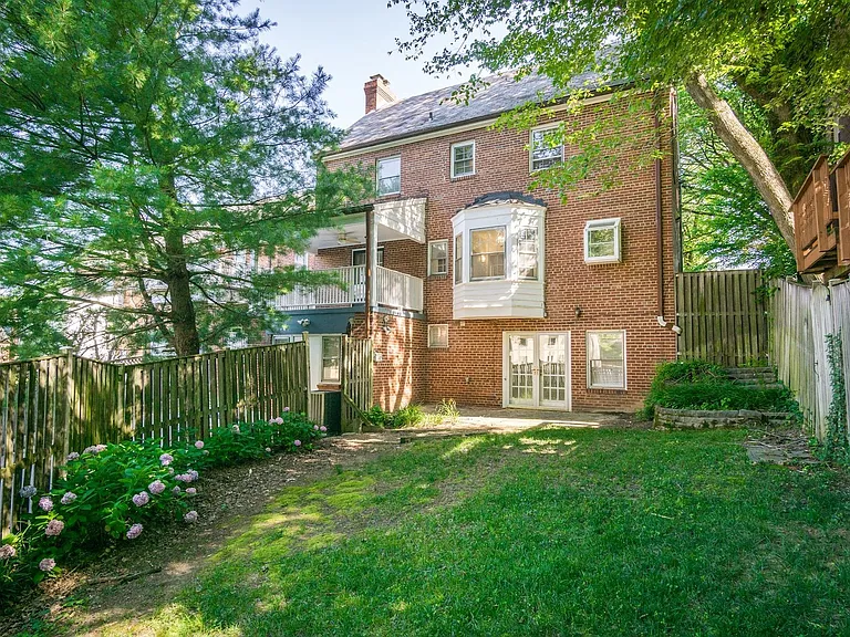 1626 Kalmia Rd NW — Photo 48
