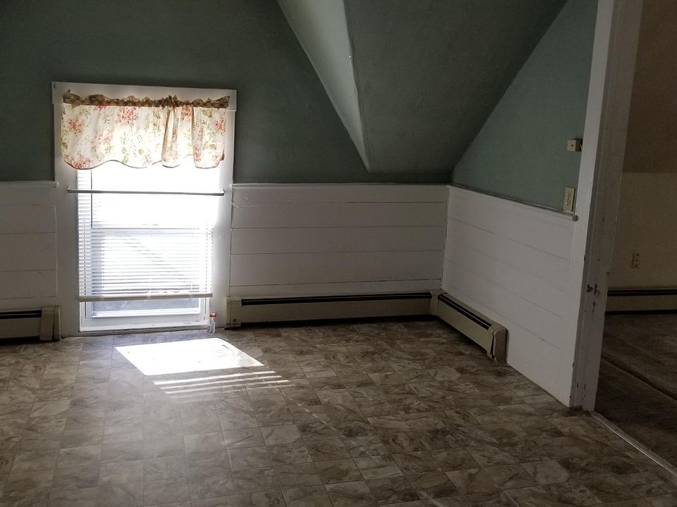 2nd image of 312 King St #3