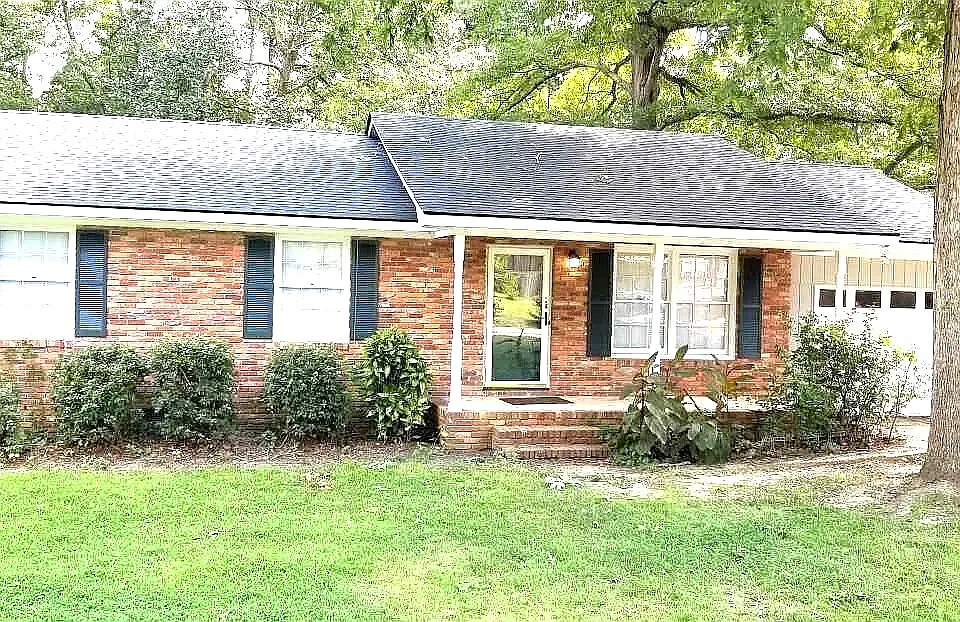 1908 Rolling Hills Rd
