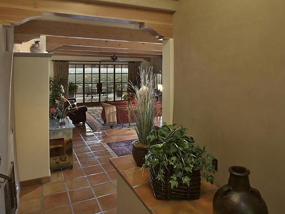 4th image of 5011 E Oakmont Dr