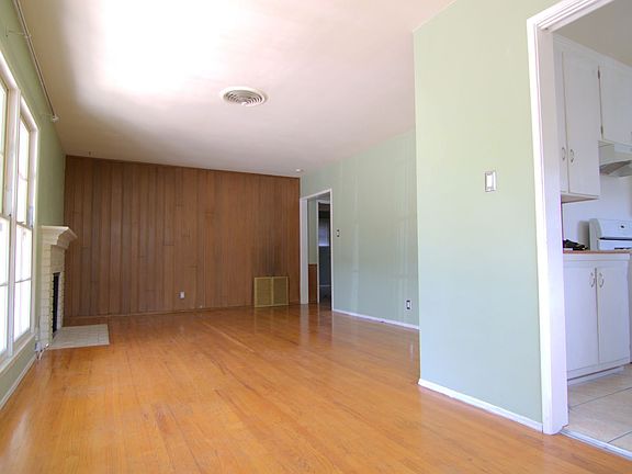 5th image of 17106 Willard St