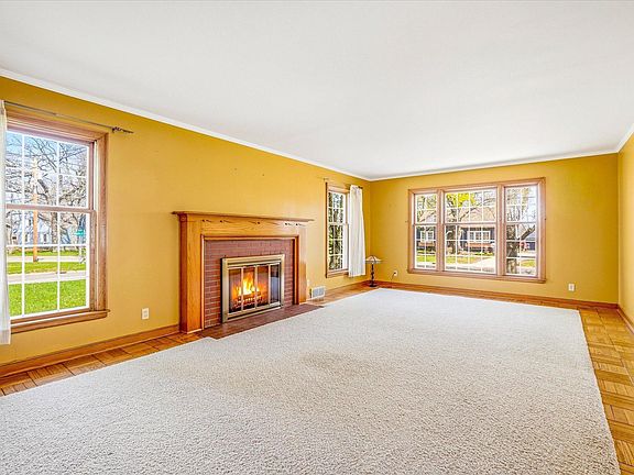 4th image of 1027 Cedar Ave