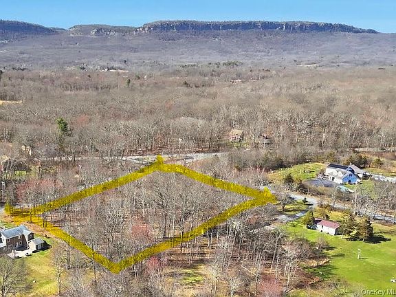 2nd image of 799 Albany Post Road