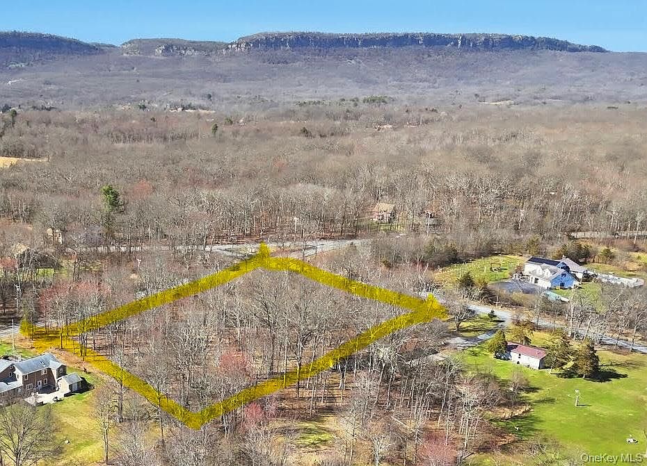 1st image of 799 Albany Post Road