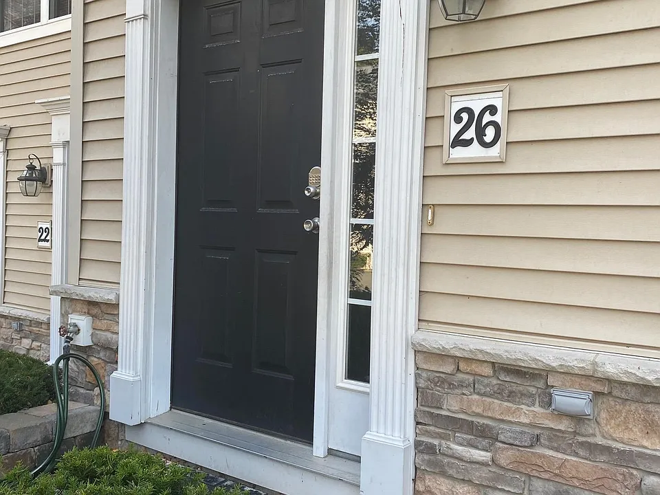 26 Donahue Ln #26