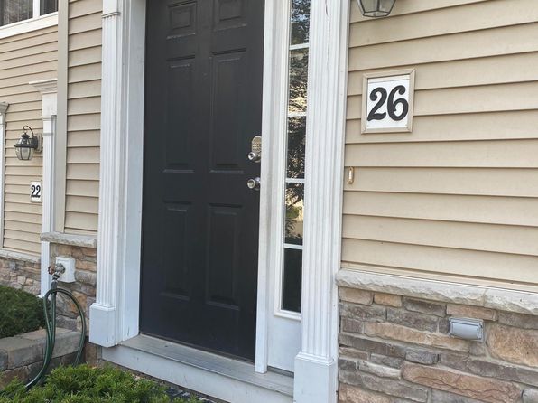26 Donahue Ln #26