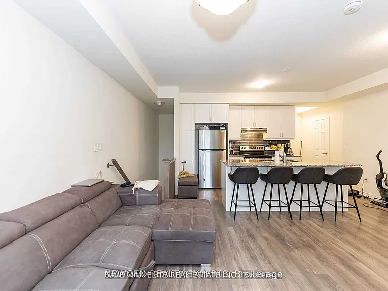 250 Lagerfeld Dr #8 — Photo 7