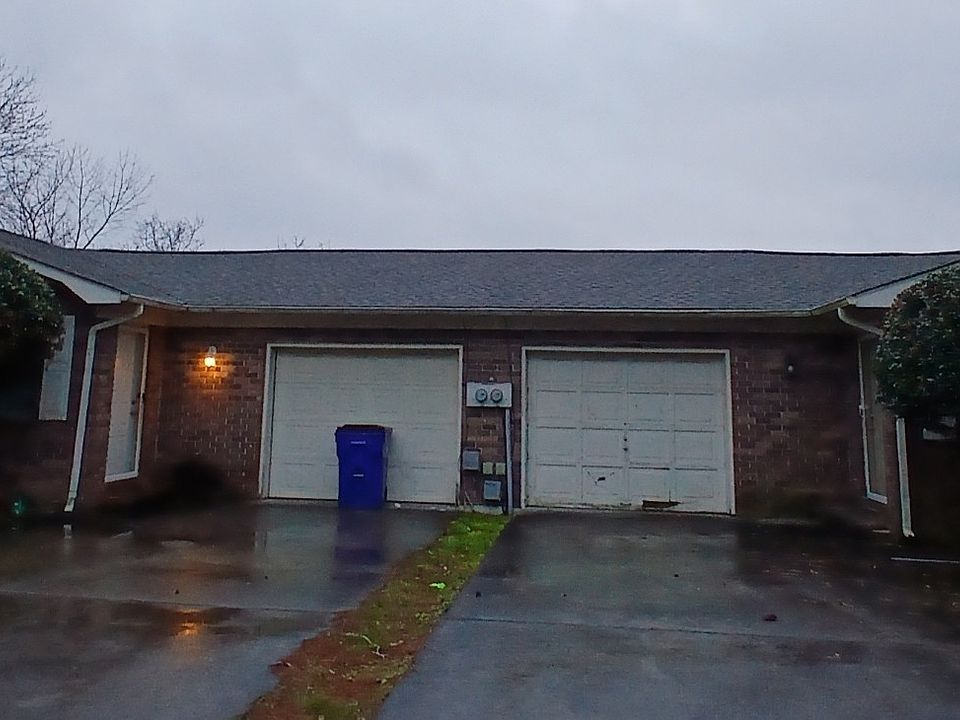 1st image of 890 Georgia Cir NW