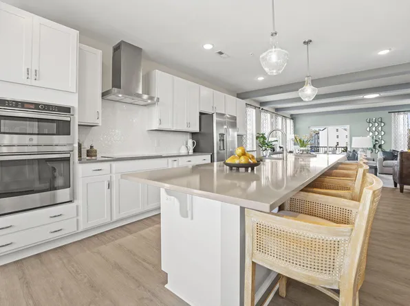 1247 Shaw View Aly #201, Raleigh, NC 27601