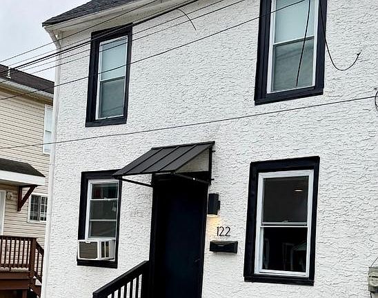 2nd image of 122 North St