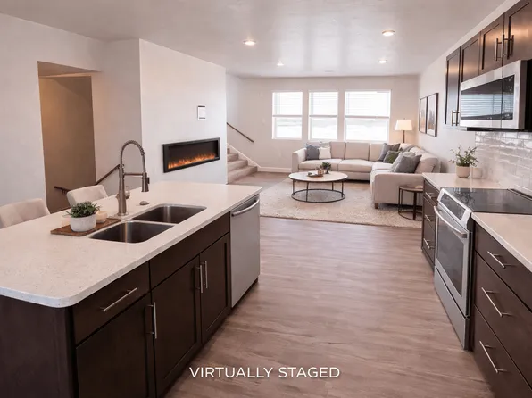 1580 Main Townhomes