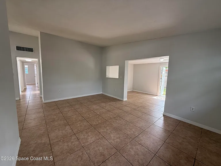 420 N Fiske Blvd — Photo 10