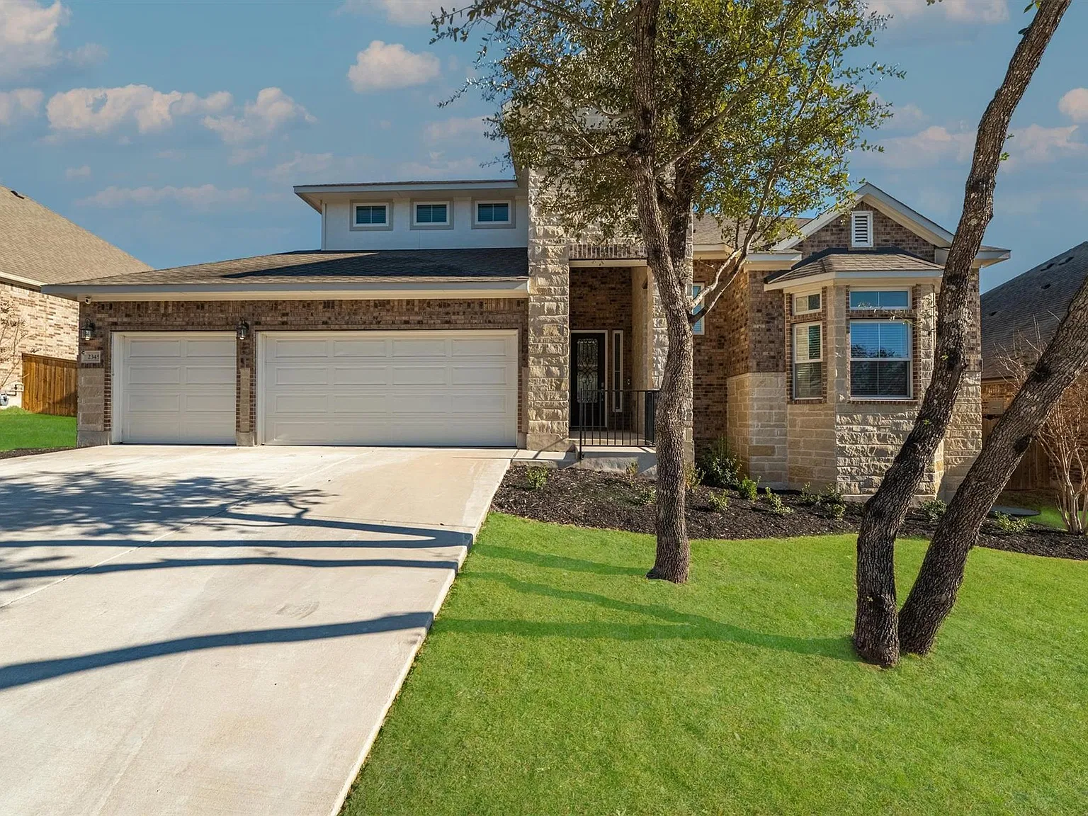 5 bed, 3.0 bath, 3085 sqft, $4,500 — Photo 1