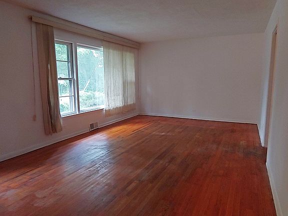 2nd image of 10076 Lacrosse Ave