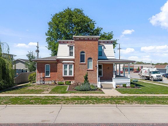 3rd image of 1802 Lincoln St