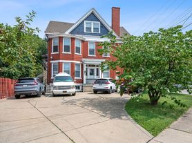 2549 University Ct, Cincinnati, OH