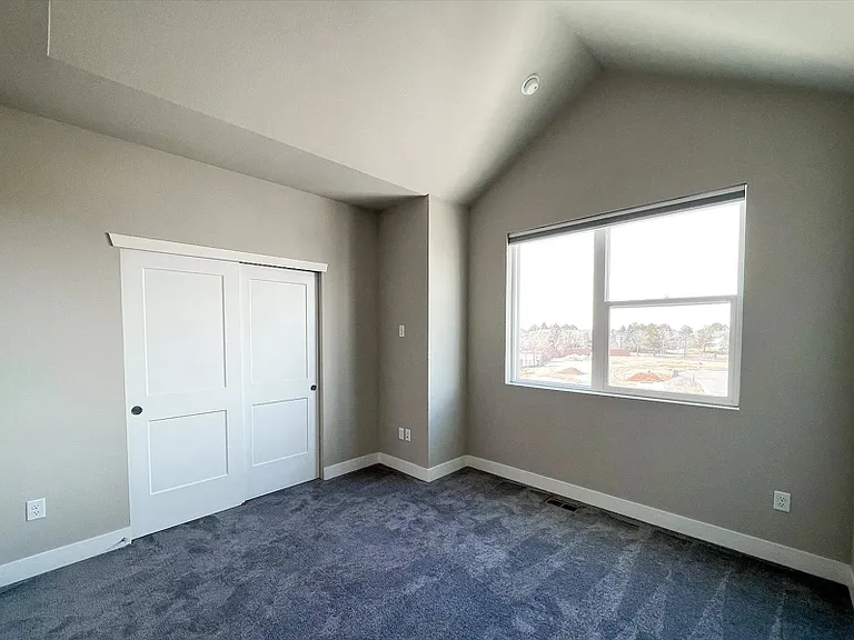 888 S Valentia St — Photo 11