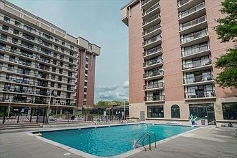 4th image of 60 Longwood Ave APT 609
