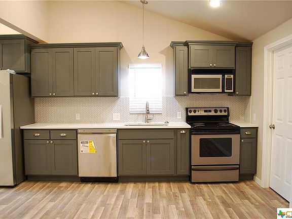 5th image of 1213 W Southcross Blvd