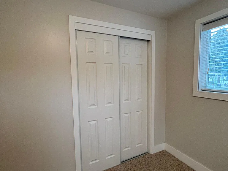 570 Horrocks Dr — Photo 11