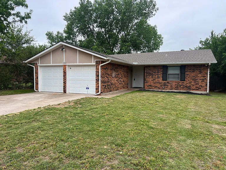 4909 Cinderella Dr — Photo 3