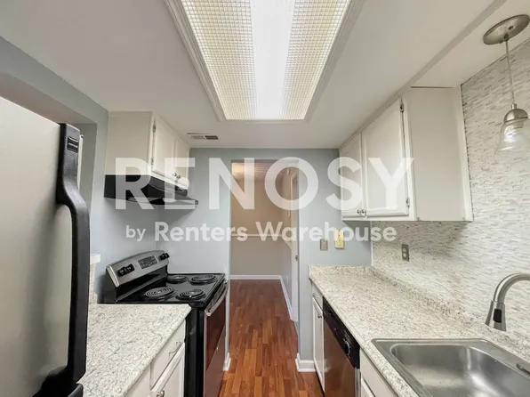 445 Falling Ln, Virginia Beach, VA 23454
