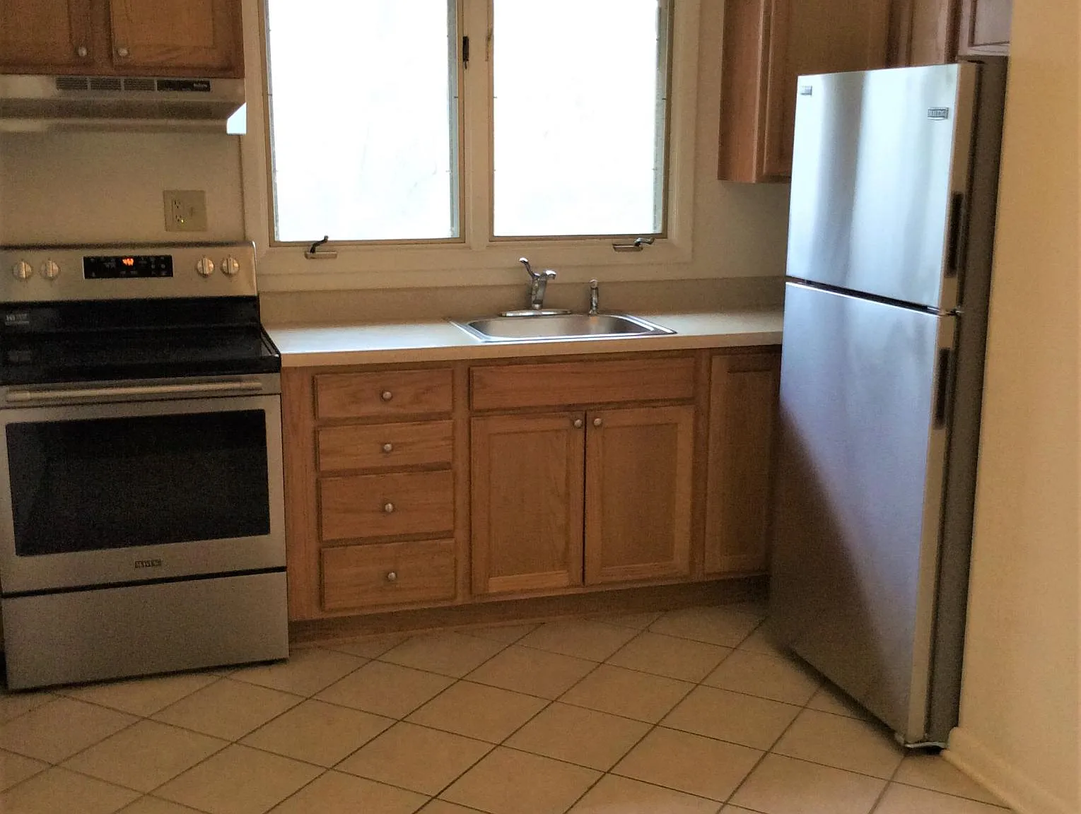 2 bed, 900 sqft, $1,345 — Photo 2