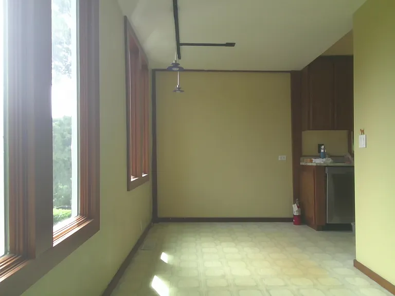 344 N Ferndale Ave — Photo 4