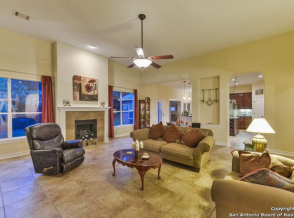 2nd image of 1810 Cactus Cir