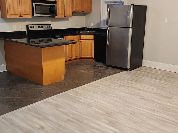2nd image of 1215 Josephine St #19