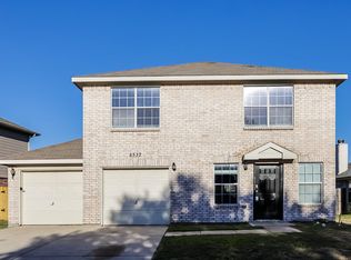 8532 Shallow Creek Dr, Fort Worth, TX 76179
