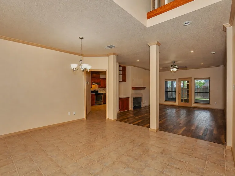 112 Portulaca St — Photo 2