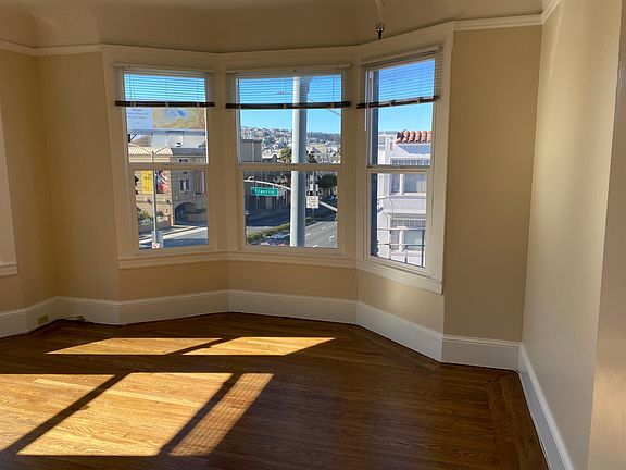 3rd image of 2900 Franklin St APT 4