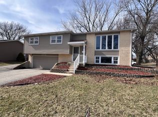 2612 Willow Ave, Woodridge, IL