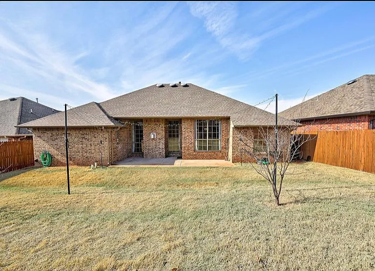 516 Allison Ln — Photo 17