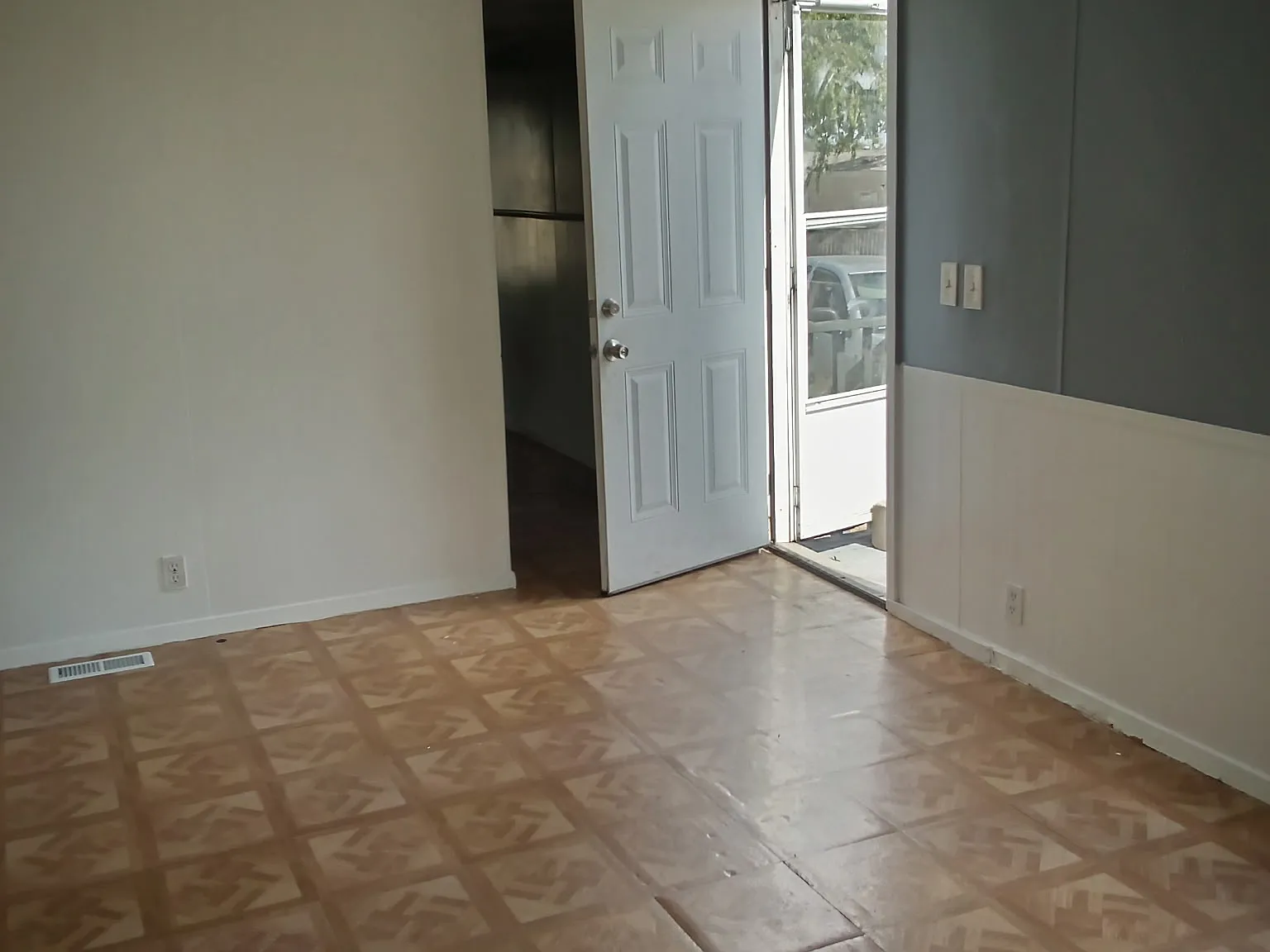 3 bed, 1216 sqft, $975 — Photo 3