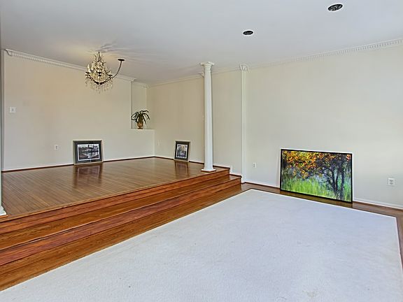 3rd image of 5124 Ballycastle Cir
