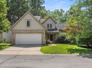 3444 Ashburnam Rd, Ann Arbor, MI 48105
