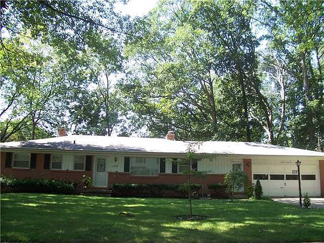 1st image of 1525 E Columbine Dr