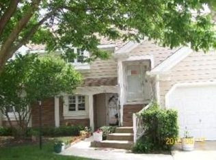 563 Park View Ter, Buffalo Grove, IL 60089