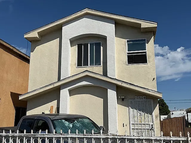 10604 Hickory St — Photo 1