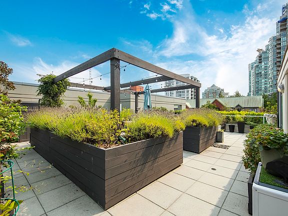 4th image of 125 Milross Ave #306