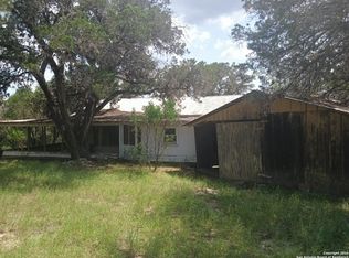 608 Blue Bill Cove Dr, Lakehills, TX 78063