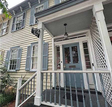 2nd image of 114 W Henry St #B