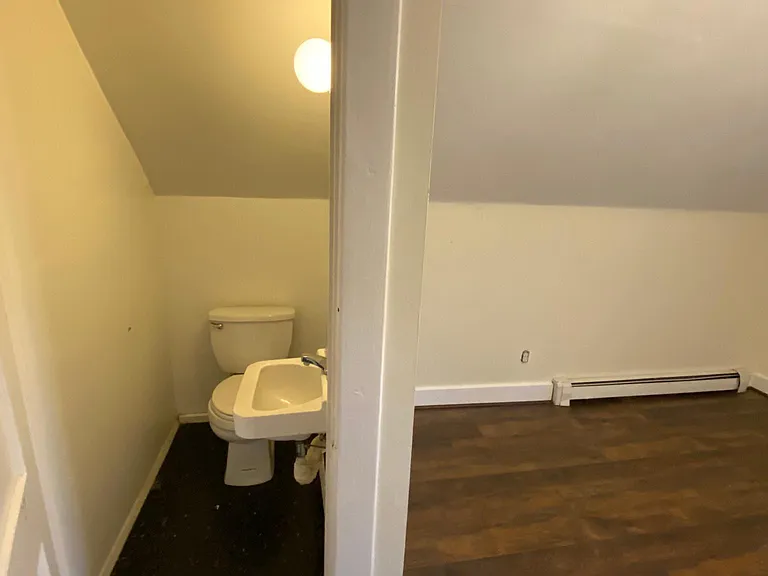 630 Straight St — Photo 13