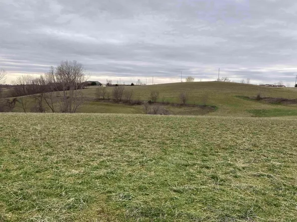 3 Garryowen Rd, Cascade, IA 52033