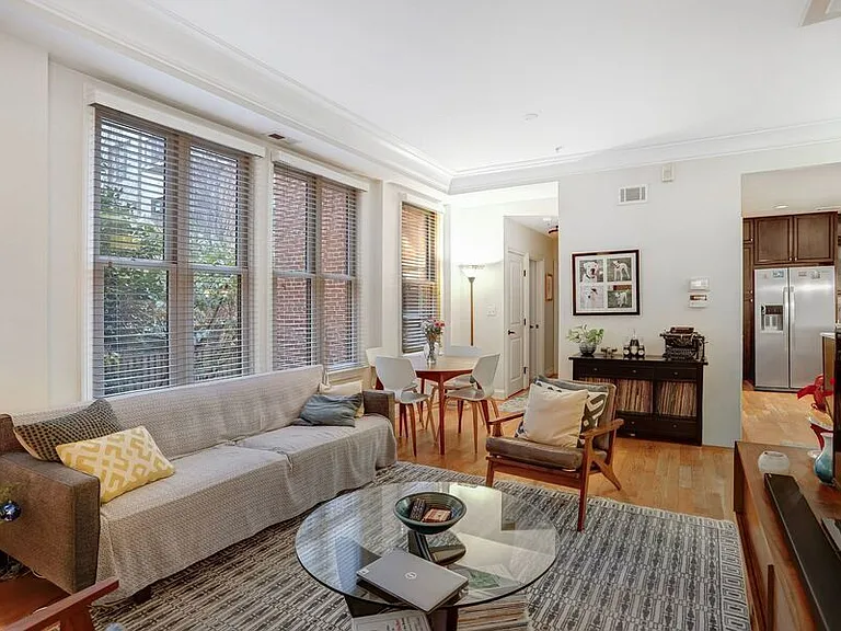1323 Clifton St NW #13 — Photo 9